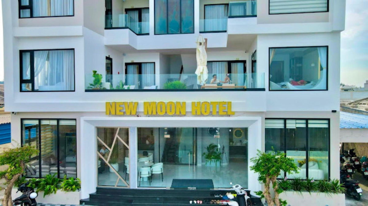New Moon Hotel, Vietnam