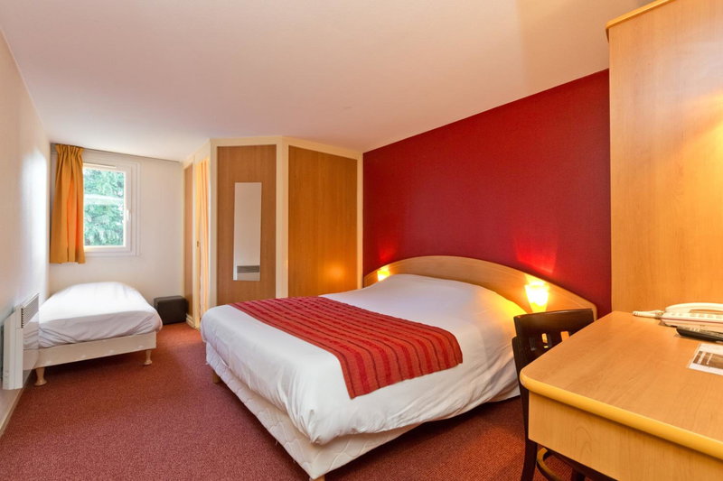 Prest'Hôtel Epinal Chavelot, Épinal, France