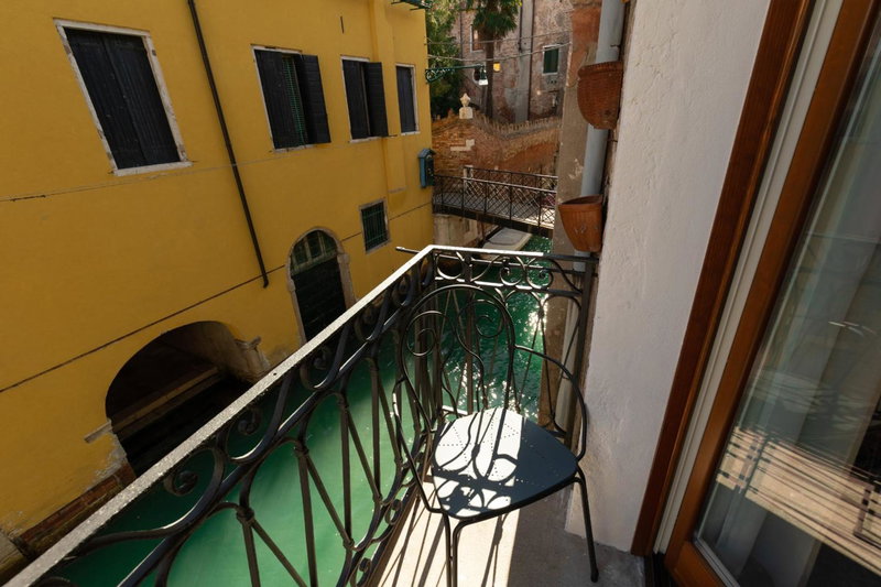 Liassidi Arco, Venice, Italy