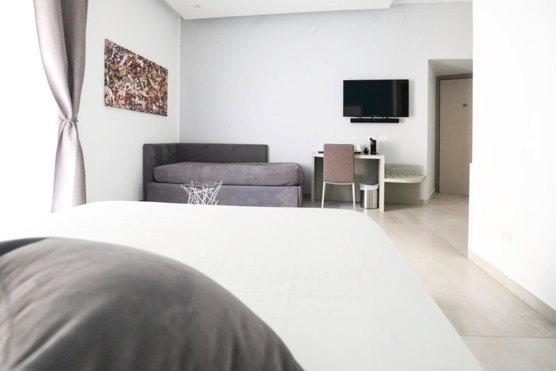 Toledo 16 Luxury Suites, Naples, Italy