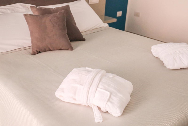 Toledo 16 Luxury Suites, Naples, Italy