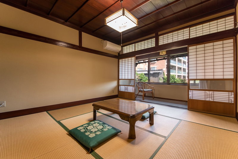 Kadokyu Ryokan, Takaoka, Japan