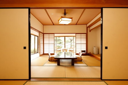 Albergo Yuraku, Yugawara, Japan