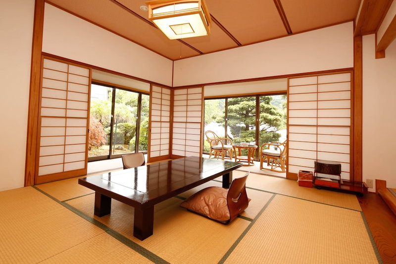 Albergo Yuraku, Yugawara, Japan
