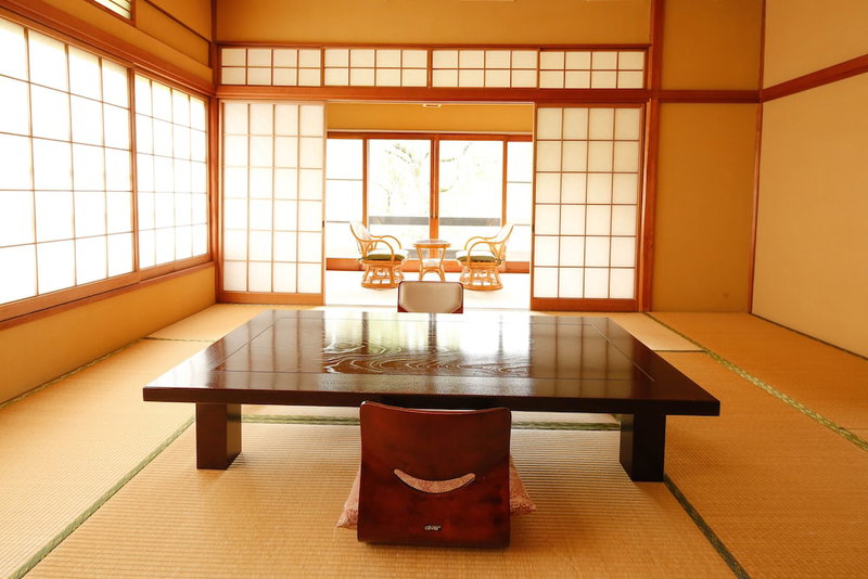 Albergo Yuraku, Yugawara, Japan