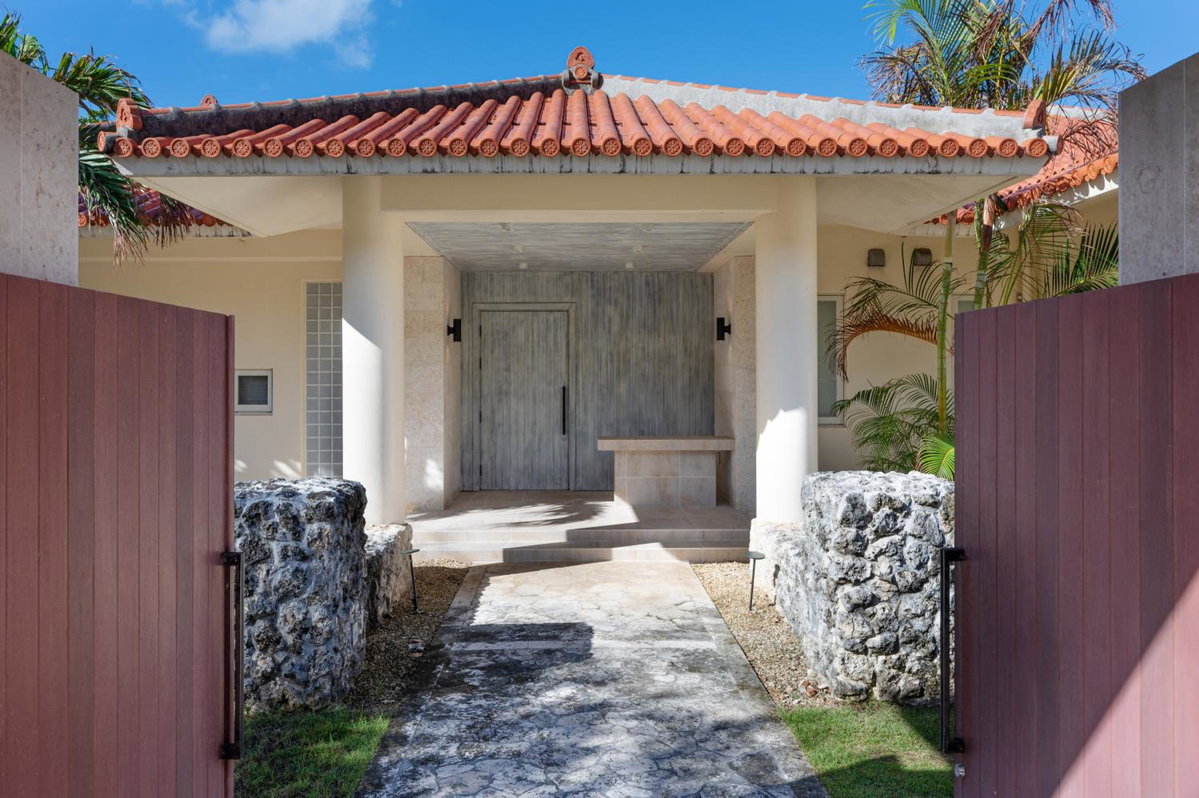 Ocean Front Villa Ishigakijima Ⅲ, Япония