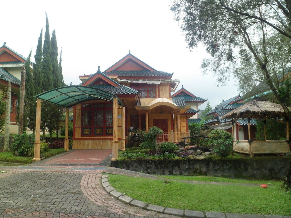 Hotel · Kota Bunga BB, Cipanas
