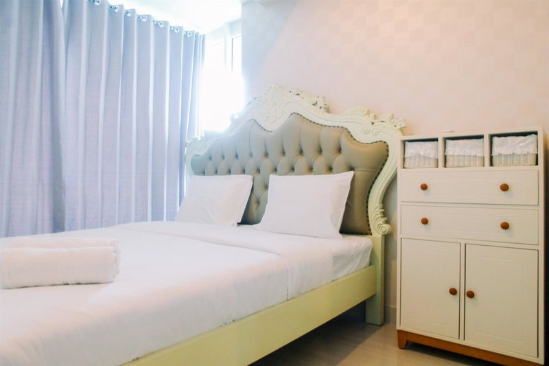 Luxury Furnished 2BR Grand Kamala Lagoon Apartment By Travelio, Pulosirih, Indonesia