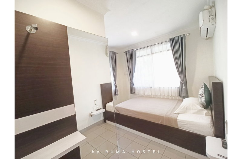 Ruma, Bandung, Indonesia