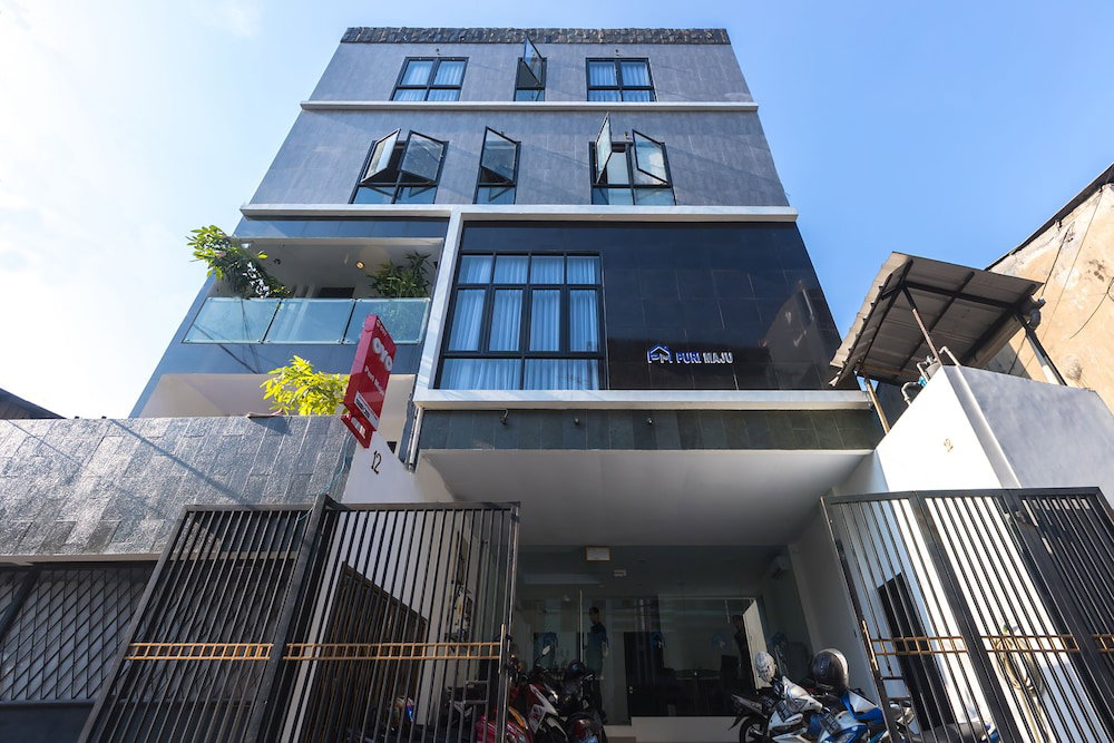 Hotel · Puri Maju, Jakarta