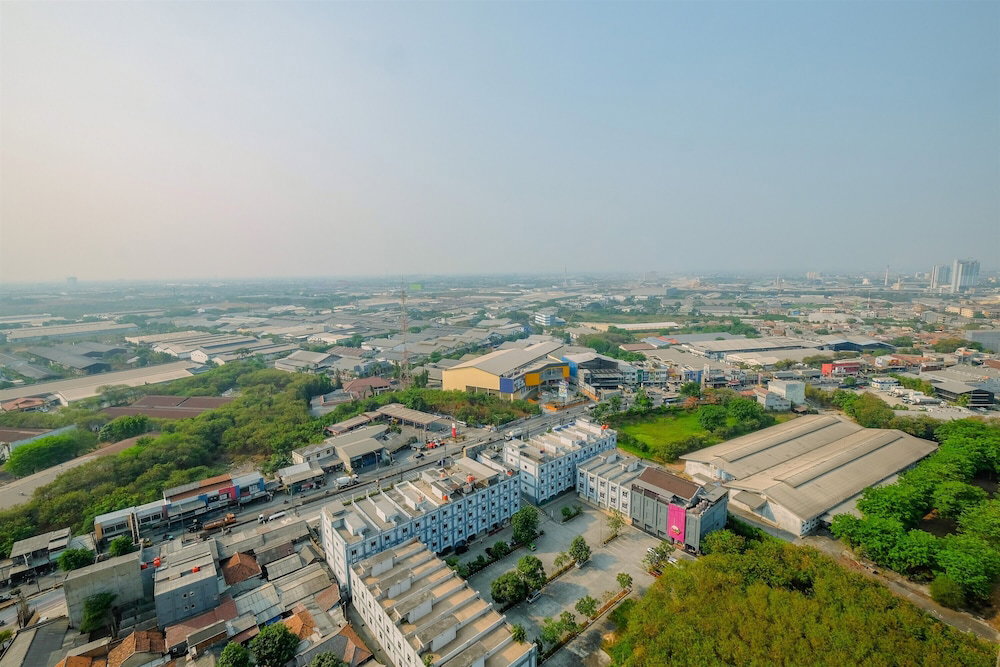 Hotel · Exclusive Studio at The Oasis Cikarang Apartment, Cikarang