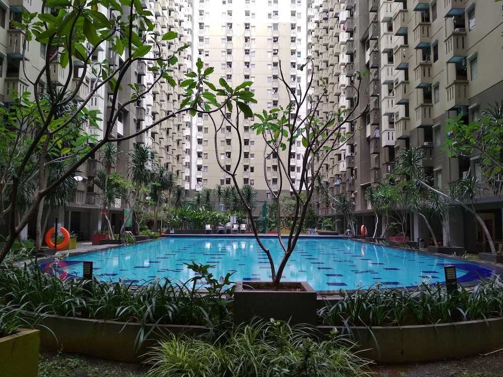 Hotel · Parquette 2BR Gateway Ahmad Yani Cicadas Apartment, Bandung