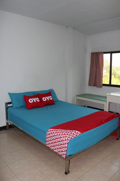OYO 75420 Howto Hotel, Lamphun, Thailand