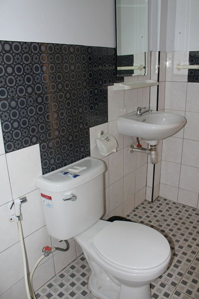OYO 75420 Howto Hotel, Lamphun, Thailand