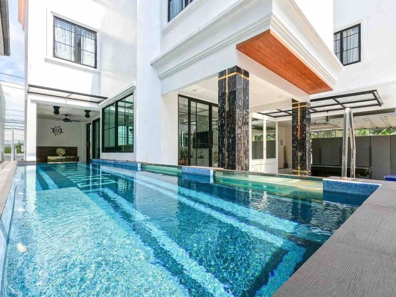 Pattaya Villa w/bathtub - Exquisite Pool Villa I, Nong Prue, Thailand
