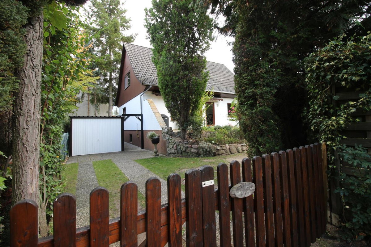 4 Sterne Souterrain Apartment Alt-Mariendorf, Germany