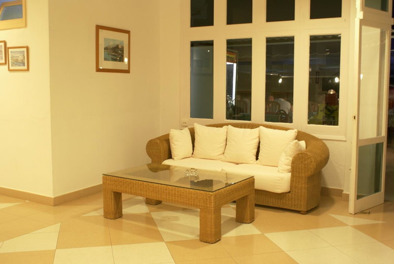 Apartamentos Vistamar, Santo Tomás, Spain