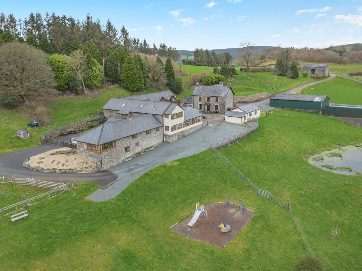 Vale Farm Cottages, United Kingdom
