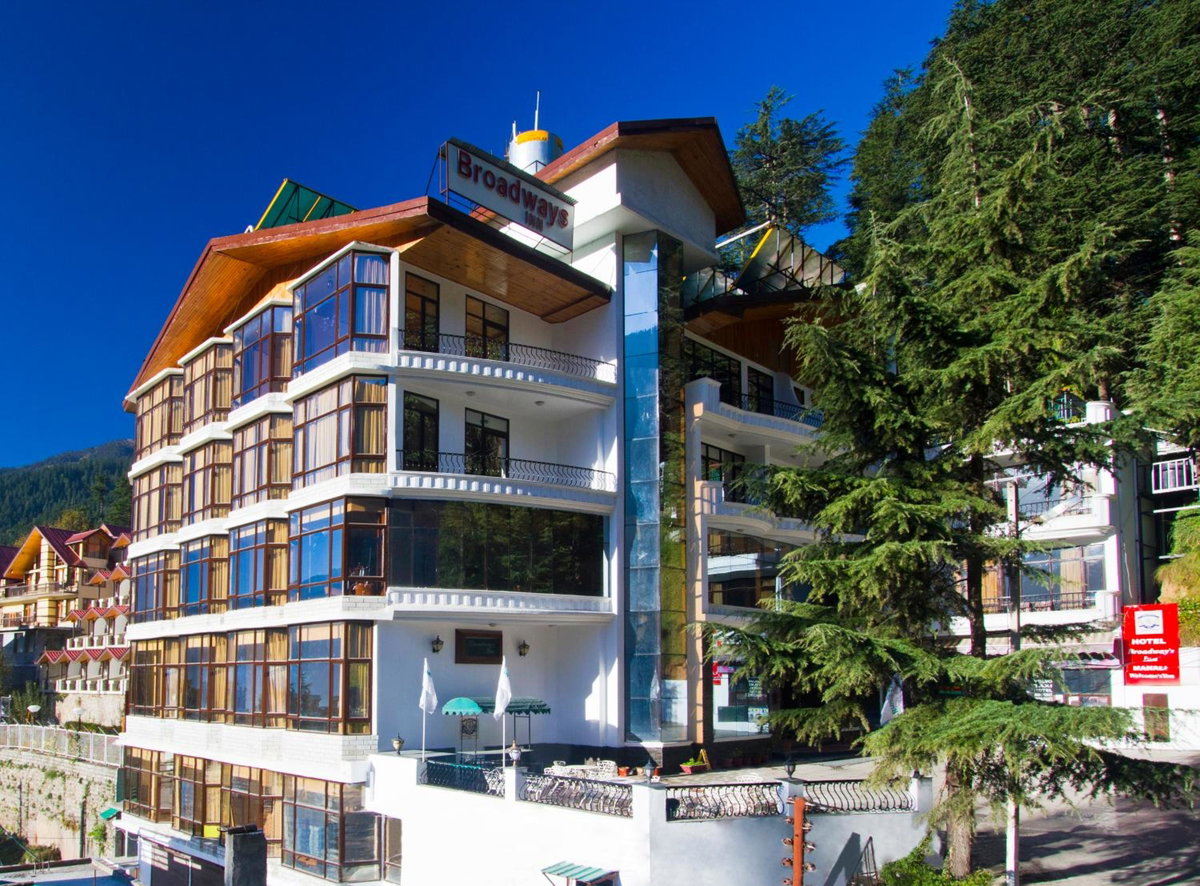 Hotel · Hotel Broadways Inn, Manāli