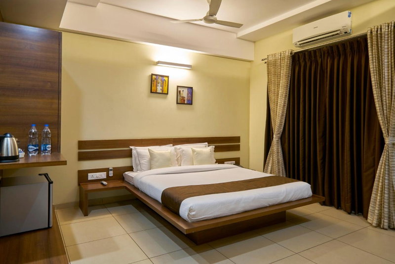 Hotel 3 Leaves, Kolhapur, Kolhapur, India