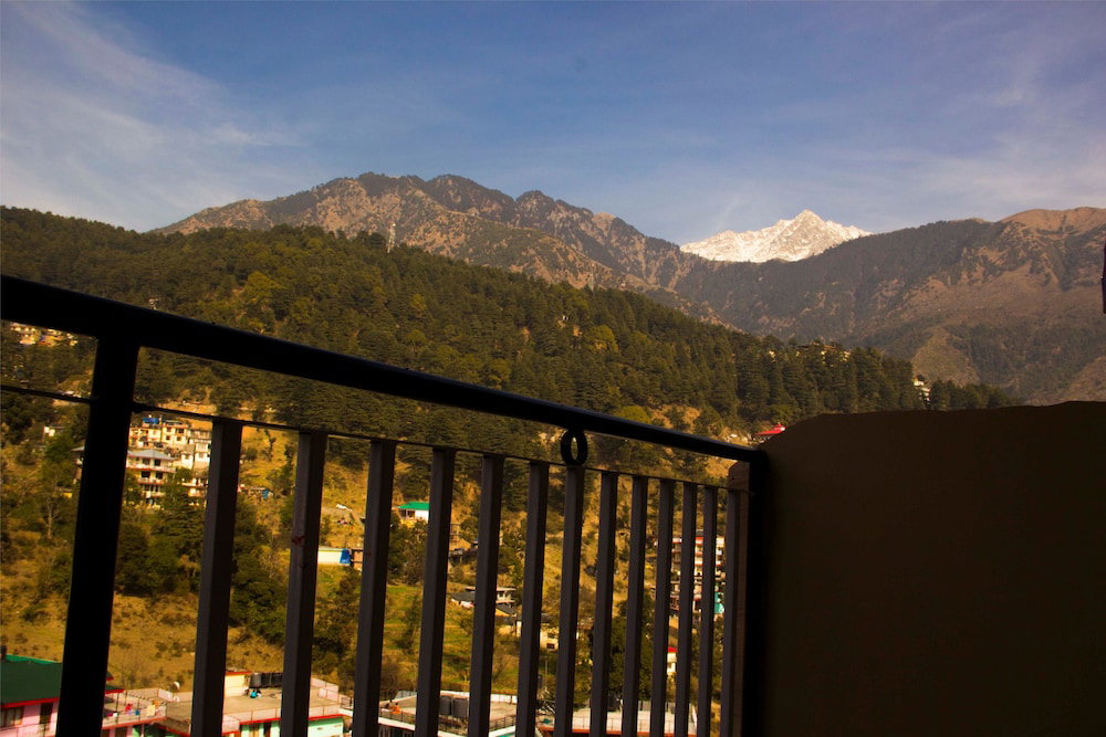 Hotel Hill Town, India