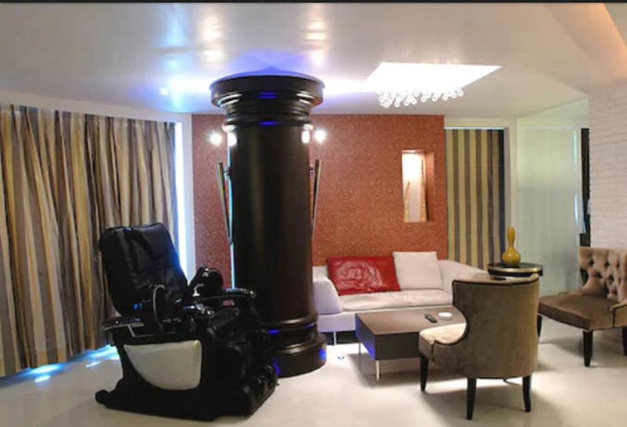 Peninsula Grand Hotel, Mumbai, India