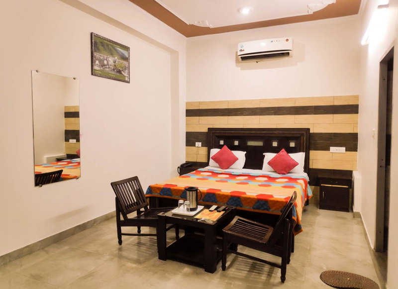 Rebirth Hotel, Chandīgarh, India