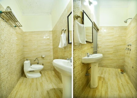 Rebirth Hotel, Chandīgarh, India