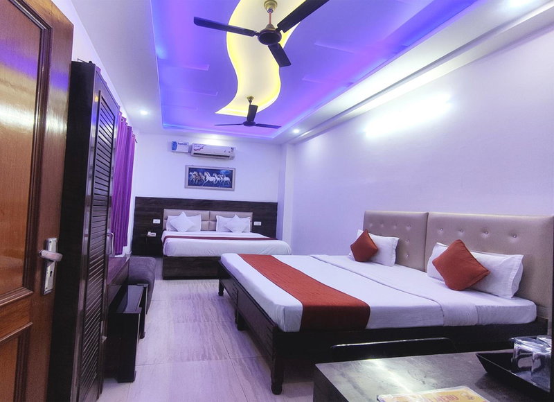 Rebirth Hotel, Chandīgarh, India