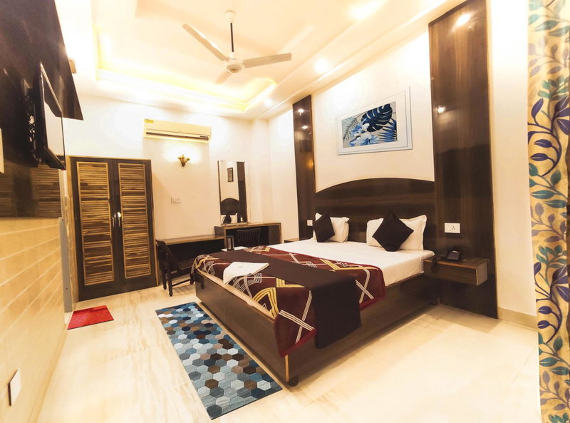 Rebirth Hotel, Chandīgarh, India