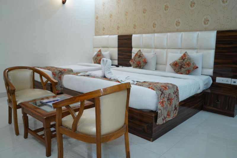 Dwelling Residency Hotel, Near India Expo Mart Centre Greater Noida, Greater Noida, India