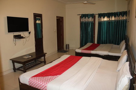 Hotel Diamond Leaf, Chandīgarh, India