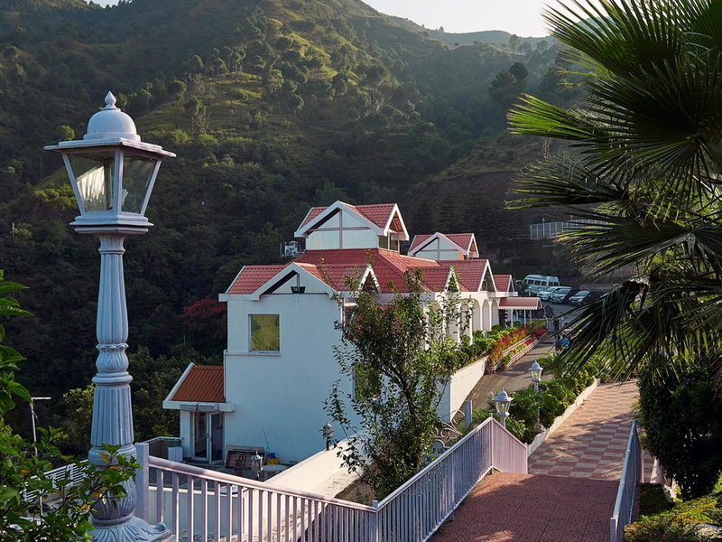 Club Mahindra Kandaghat, Shimla, Kandāghāt, India