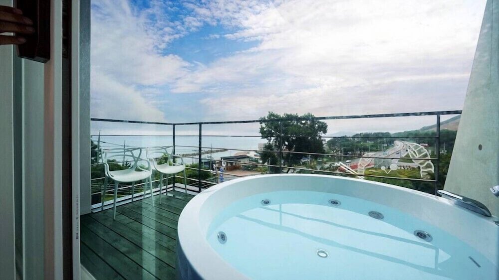 Metropole, India