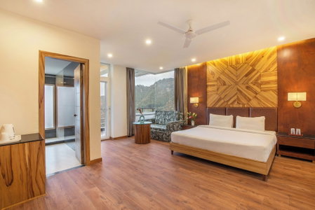 Country Inn Premier Pacific Mall Road Mussoorie, Dehradun, India