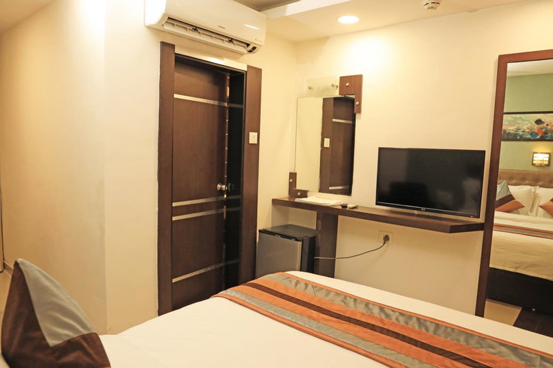 Click Hotel Yuvraj, Surat, India