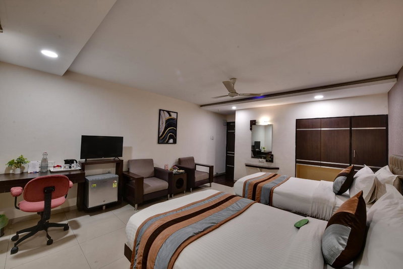 Click Hotel Yuvraj, Surat, India