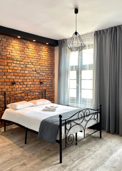 Copernicus Street Apartment - Broken Flowers, Toruń, Poland