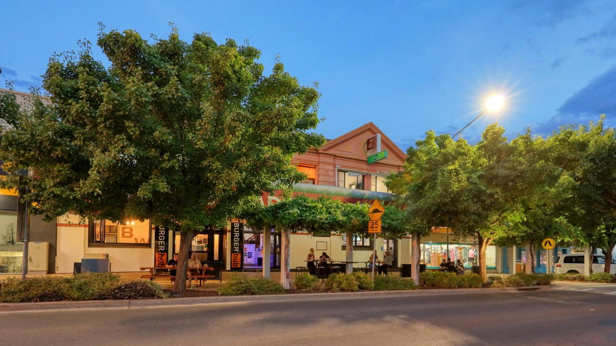Broadway Hotel, Australia