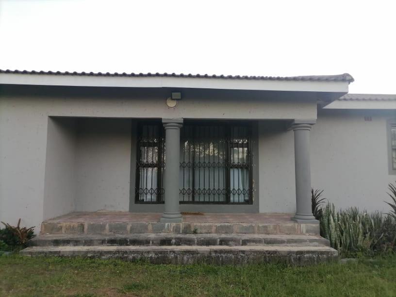 Hotel · Queens And Kings Lodge, Durban