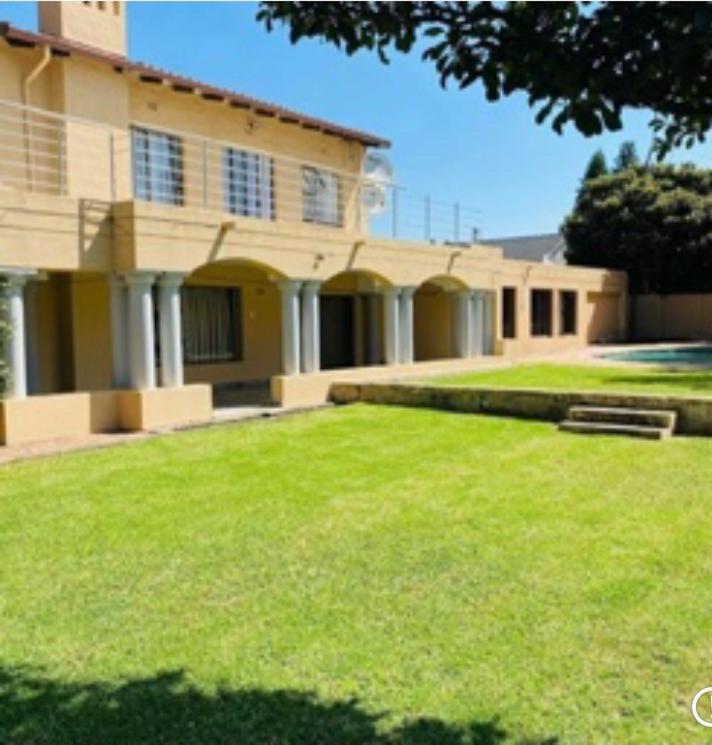 Selina Airport Lodge #Emzini, South Africa