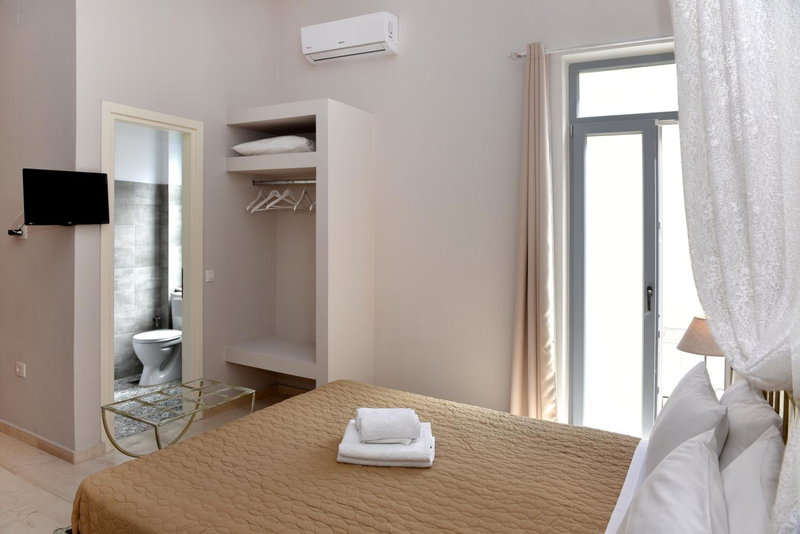 Oisyra Hotel, Ermoupoli, Greece