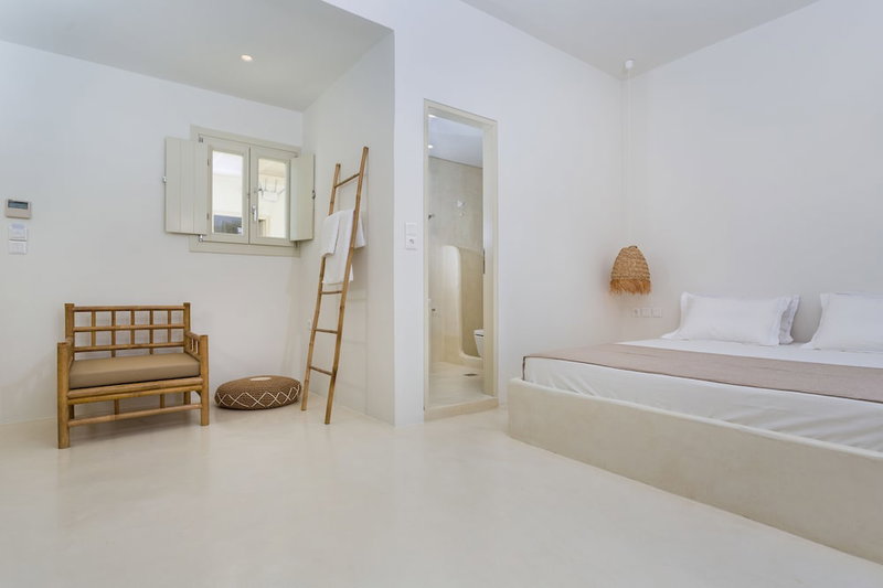 Kokoon, Paros, Greece