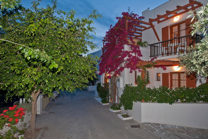 Marisa Rooms, Parikia, Greece