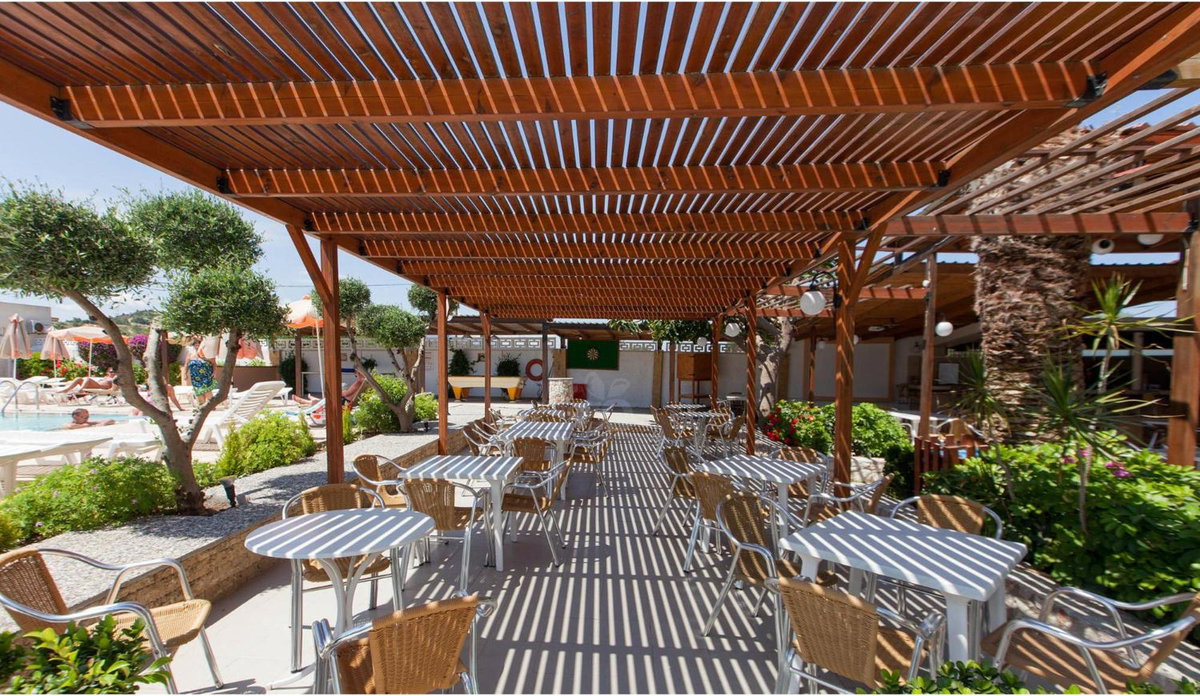Hotel · Meliton Hotel, Theologos
