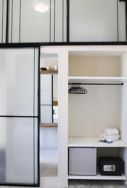 Oiko Mini Suites, Ermoupoli, Greece