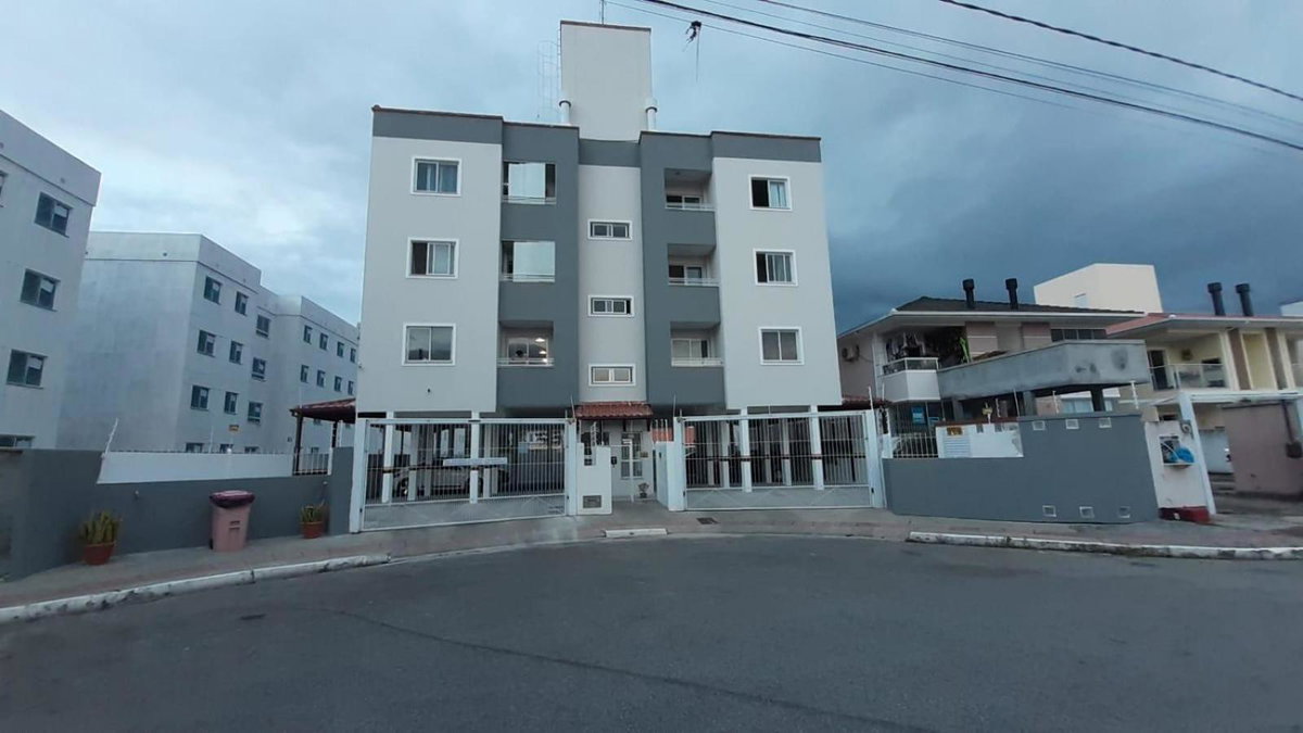 Lindo apartamento completo e com garagem coberta, Brazil