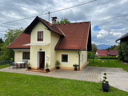 Charmantes Ferienhaus in bester Lage, Keutschach am See, Austria