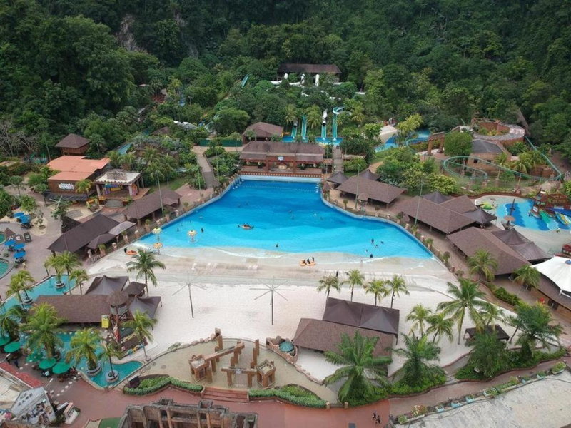 Ipoh Sunway Onsen Themepark Suite 6-11pax 2parkin, Ipoh, Malaysia