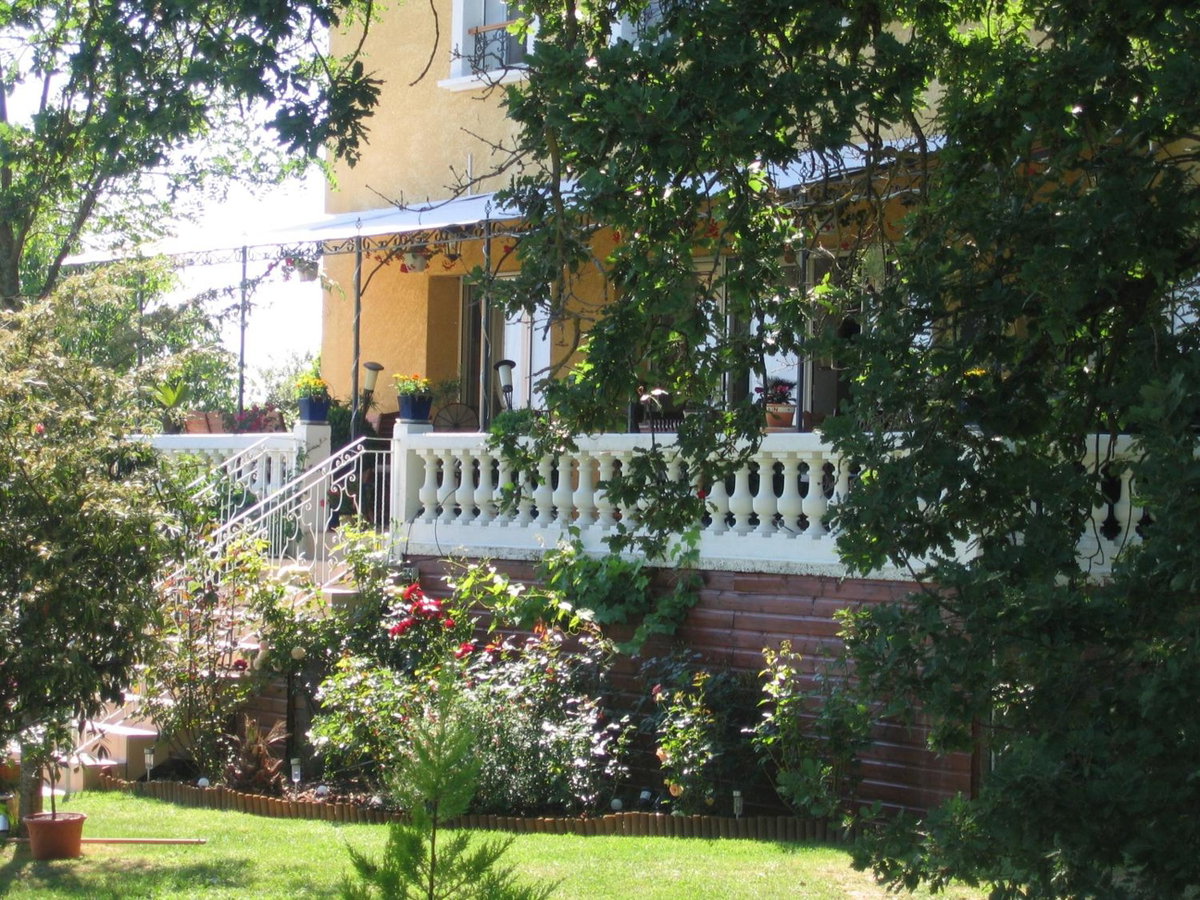 Hotel · La Maison Jaune, Réalville